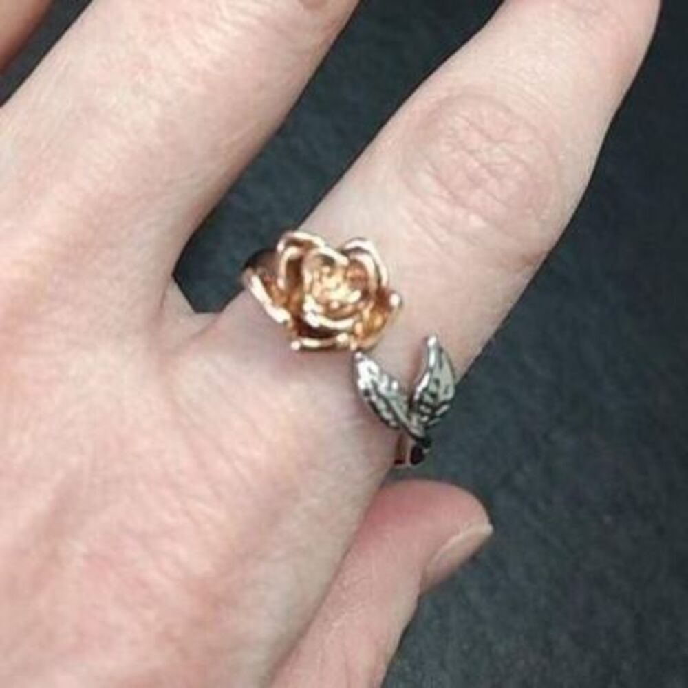 Sterling silver rose ring Adj - currently a 7